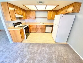 6661 W Tropicana Ave in Las Vegas, NV - Building Photo - Building Photo
