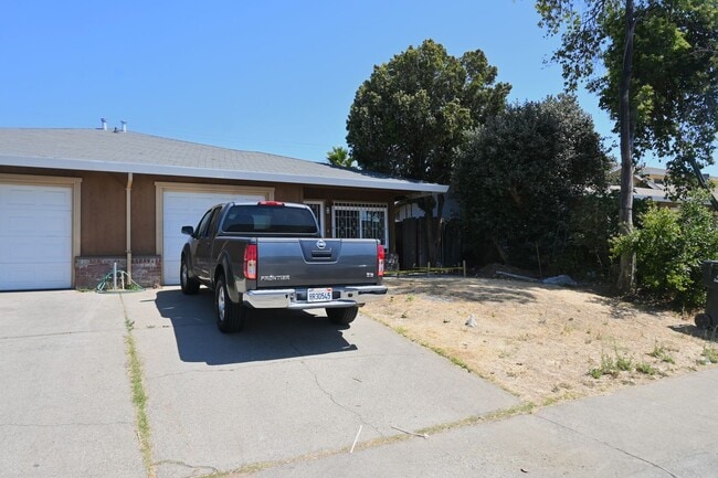 4149 Cuny Ave in Sacramento, CA - Building Photo - Building Photo