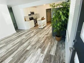2125 8th St, Unit SINGLE FAMILY HOME in Sarasota, FL - Building Photo - Building Photo