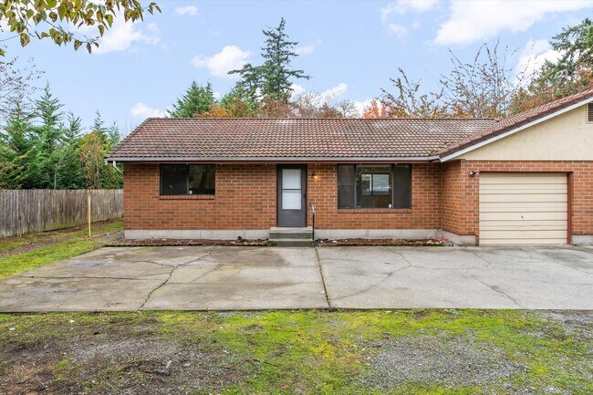 10004 E McKinley Ave in Tacoma, WA - Foto de edificio - Building Photo