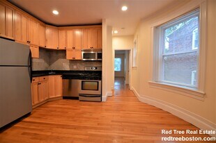 191 Winthrop Rd in Brookline, MA - Building Photo