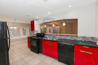 2018 Pryor Rd SW in Atlanta, GA - Foto de edificio - Building Photo