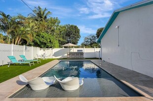1319 SW 30th St, Unit a in Fort Lauderdale, FL - Building Photo