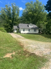 62 Elm Tree Ln in Canton, NC - Building Photo - Building Photo