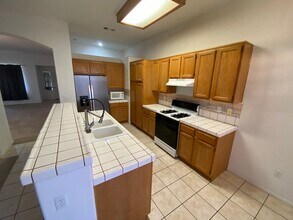 1318 Passiflora Dr in Henderson, NV - Building Photo - Building Photo