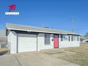 7101 NW 20th St in Bethany, OK - Building Photo - Building Photo