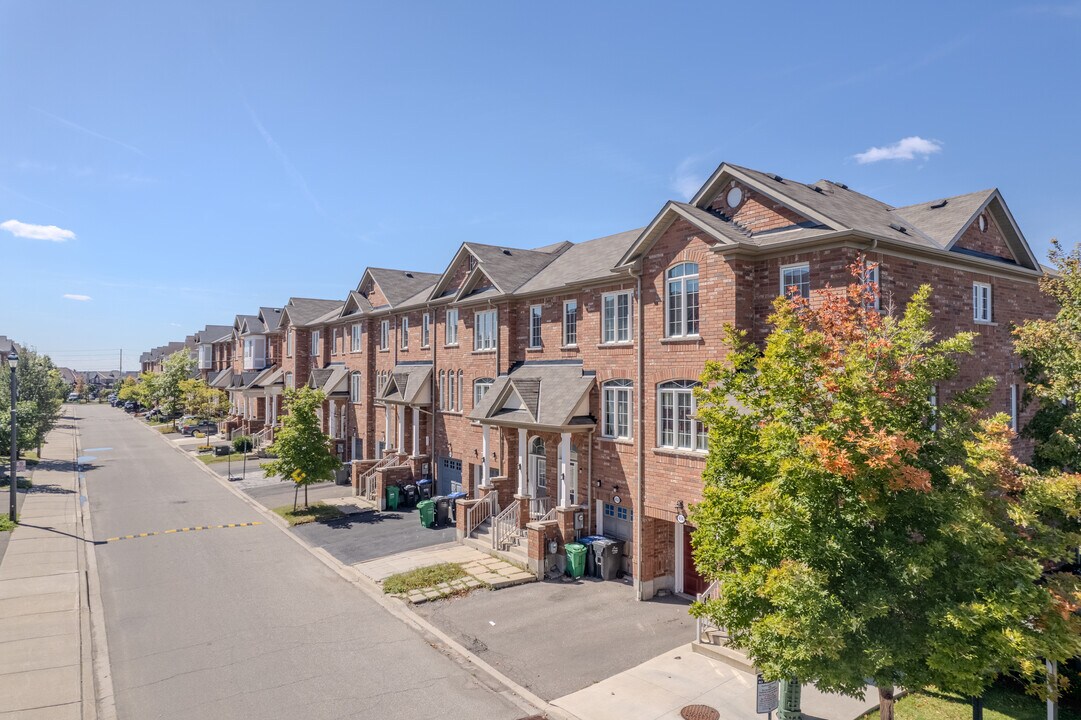 Aspendale Cres in Mississauga, ON - Building Photo