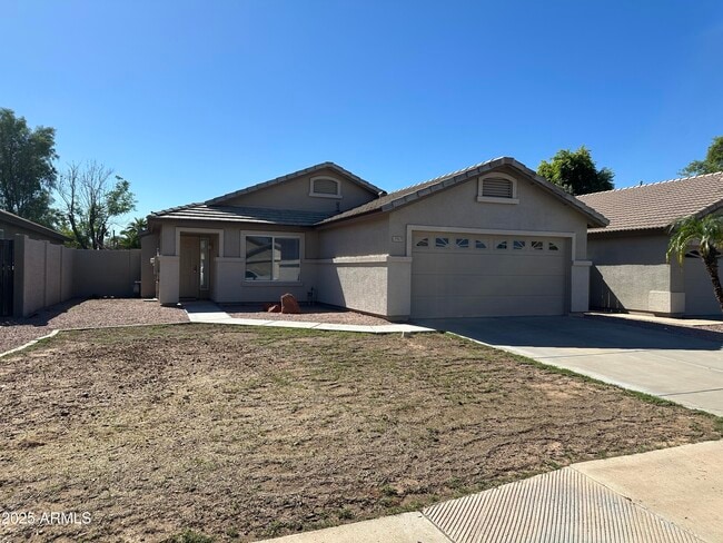 property at 3943 E Tremaine Ave