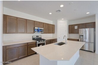 18796 W Cameron Dr in Surprise, AZ - Building Photo - Building Photo