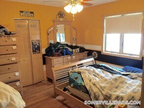 9 Arlington St, Unit 2 in Somerville, MA - Foto de edificio - Building Photo