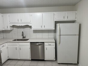 4106 Hawthorne Cir in Smyrna, GA - Building Photo - Building Photo