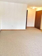 53-53 3 Hook Rd in Poughkeepsie, NY - Building Photo - Building Photo