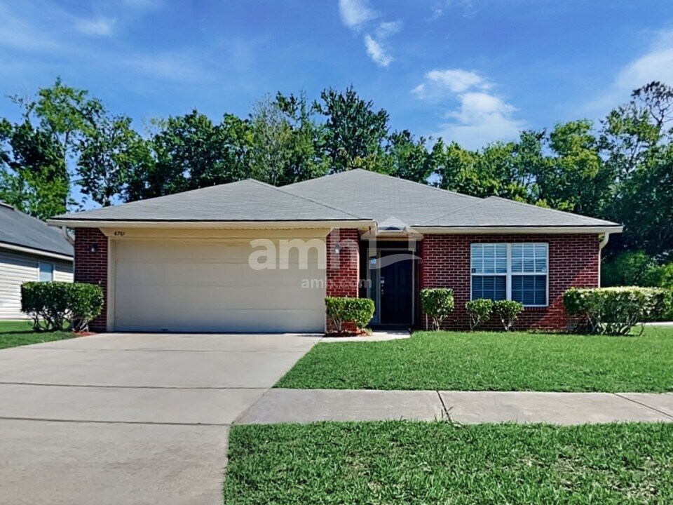 6701 Southern Oaks Dr in Jacksonville, FL - Foto de edificio