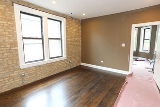 2019 N Hoyne Ave in Chicago, IL - Building Photo - Building Photo