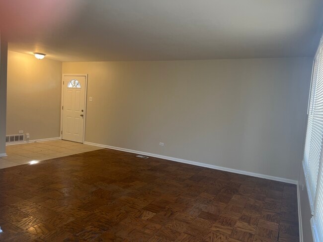 319 Gentry St in Park Forest, IL - Building Photo - Building Photo