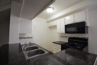 5652 Colfax Ave in North Hollywood, CA - Building Photo - Building Photo