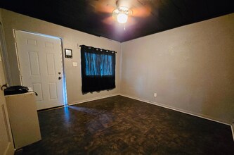 8010 SE US Hwy 301 in Hawthorne, FL - Building Photo - Building Photo