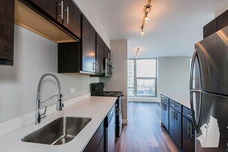 5601 N Sheridan Rd, Unit Unit 6F in Chicago, IL - Building Photo - Building Photo