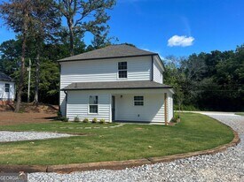 5964 Moon Dr in Lula, GA - Building Photo