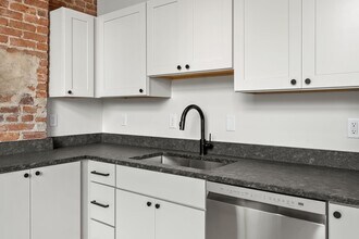 266 E Michigan Ave, Unit 403 in Kalamazoo, MI - Building Photo - Building Photo