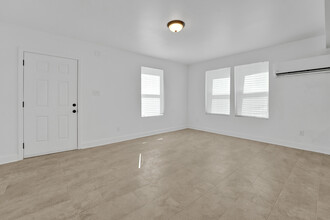 1356 Quinn Ave in Memphis, TN - Foto de edificio - Building Photo