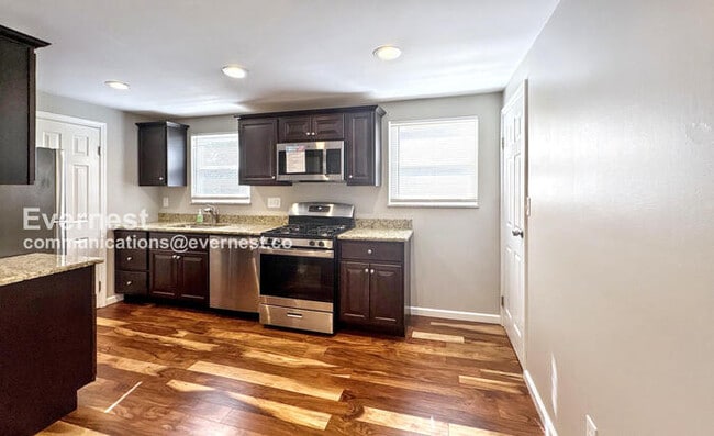 588 Catskill Dr in Pittsburgh, PA - Building Photo - Building Photo