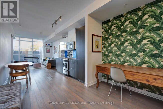 36 Howard Park Ave in Toronto, ON - Building Photo - Building Photo