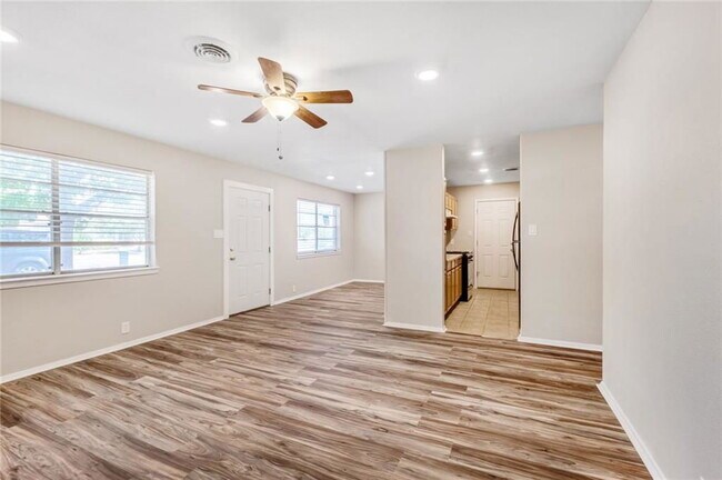 property at 1511 Casey Ln