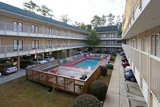 The Flats / The Cottages/The Pavilion in Tallahassee, FL - Foto de edificio - Building Photo