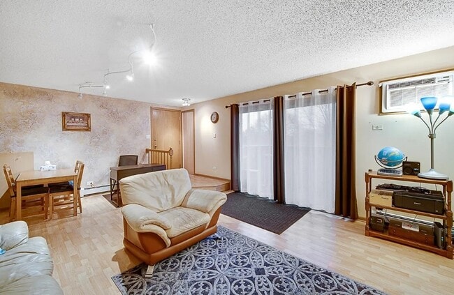 4 Echo Ct in Vernon Hills, IL - Building Photo - Building Photo