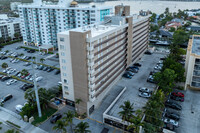 Island Shores Apartments in North Miami Beach, FL - Foto de edificio - Building Photo