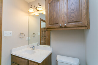 16160 Rolling Meadows Dr in Lindale, TX - Foto de edificio - Building Photo