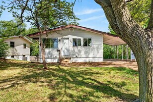 743 Shepley Dr in St. Louis, MO - Building Photo