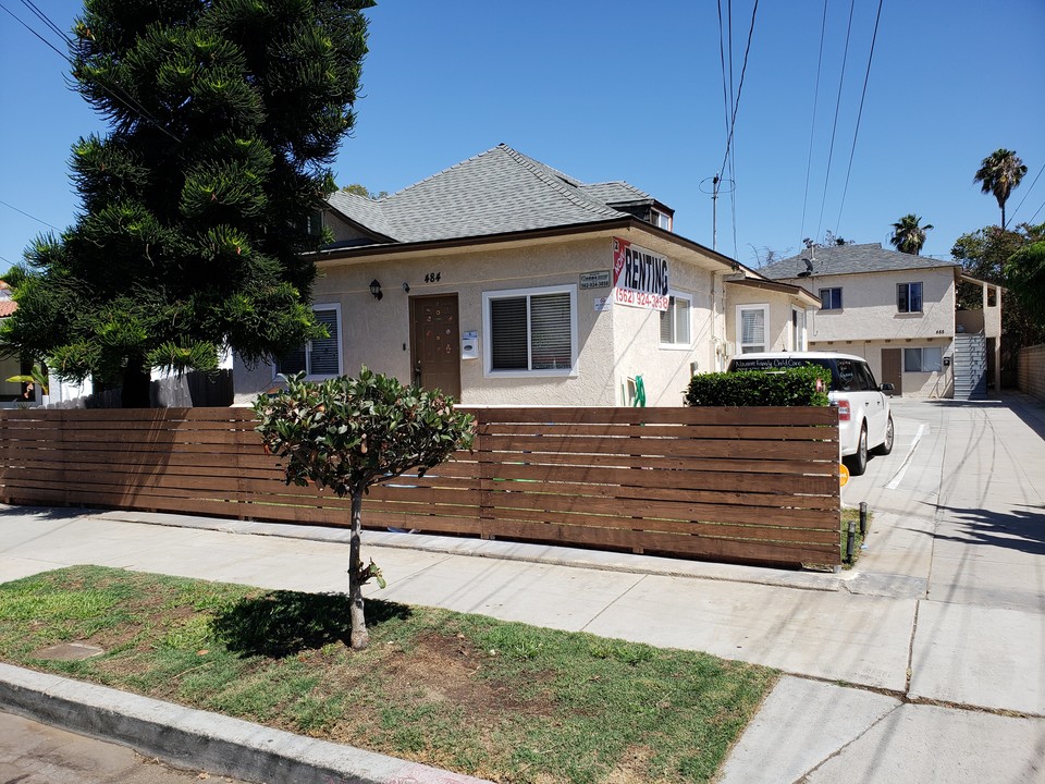 484 Almond Ave in Long Beach, CA - Building Photo