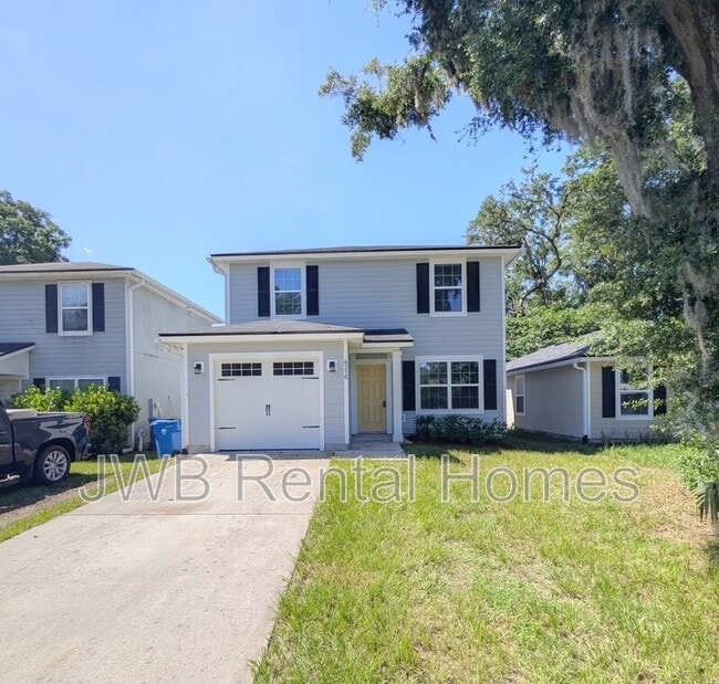 8216 Eaton Ave