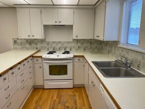 1015 W Lakeside Dr in Moses Lake, WA - Building Photo - Building Photo