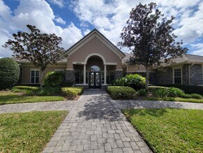 14205 Falls Church Dr in Orlando, FL - Building Photo - Building Photo