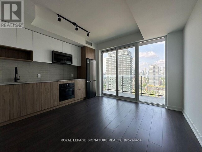 5 Defries St in Toronto, ON - Building Photo - Building Photo