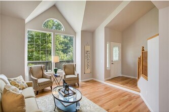 5514 NE 3rd Ln in Renton, WA - Foto de edificio - Building Photo