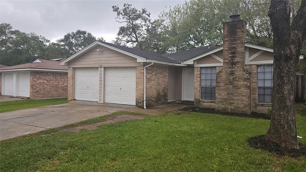 5023 Fitzwater Dr in Spring, TX - Foto de edificio