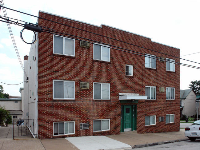 709 Harry St in Conshohocken, PA - Foto de edificio - Building Photo