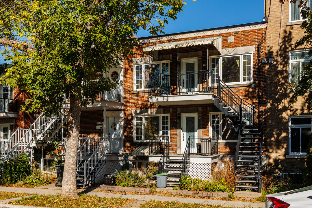 1727 De Champigny Rue in Montréal, QC - Building Photo