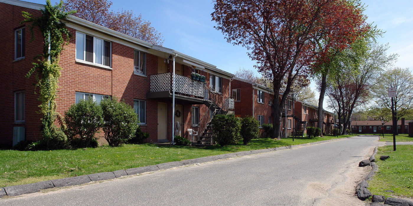 George D. Robinson Apartments in Chicopee, MA - Building Photo