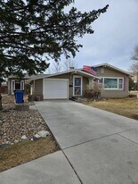 137 Stearns Ct in Rapid City, SD - Building Photo