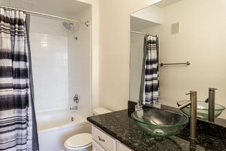 Red Rox Villas in Phoenix, AZ - Foto de edificio - Interior Photo