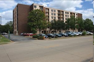 Westwood Terrace in Moline, IL - Building Photo - Building Photo