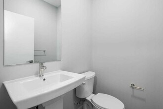 408 Pioneer Rd in Spruce Grove, AB - Building Photo - Building Photo