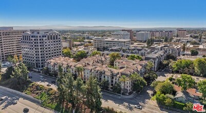 290 N Hudson Ave in Pasadena, CA - Building Photo - Building Photo