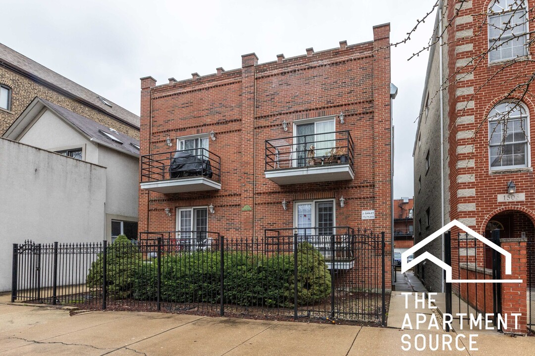 1465 W Cortez St, Unit 1N in Chicago, IL - Building Photo
