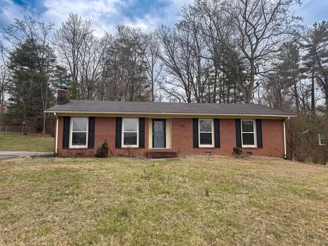 property at 995 Melrose Dr